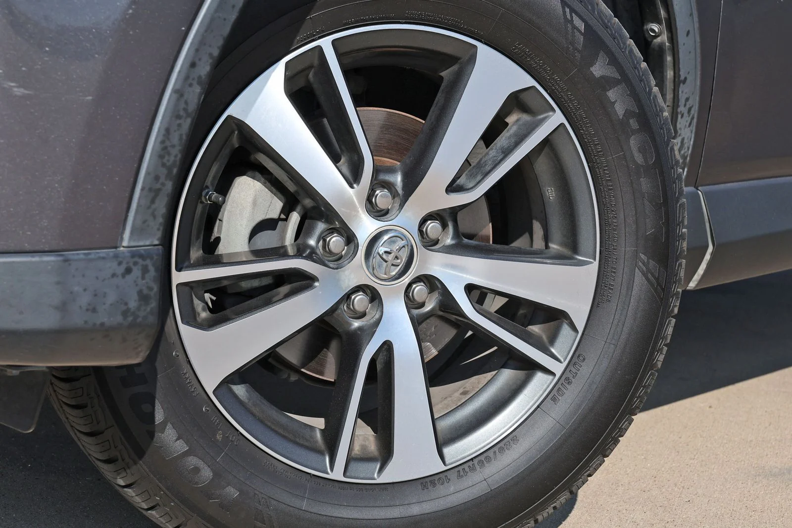 Used 2017 Gray Toyota XLE image 12