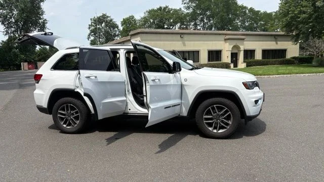 Used 2020 Bright White Clearcoat Jeep Laredo image 29