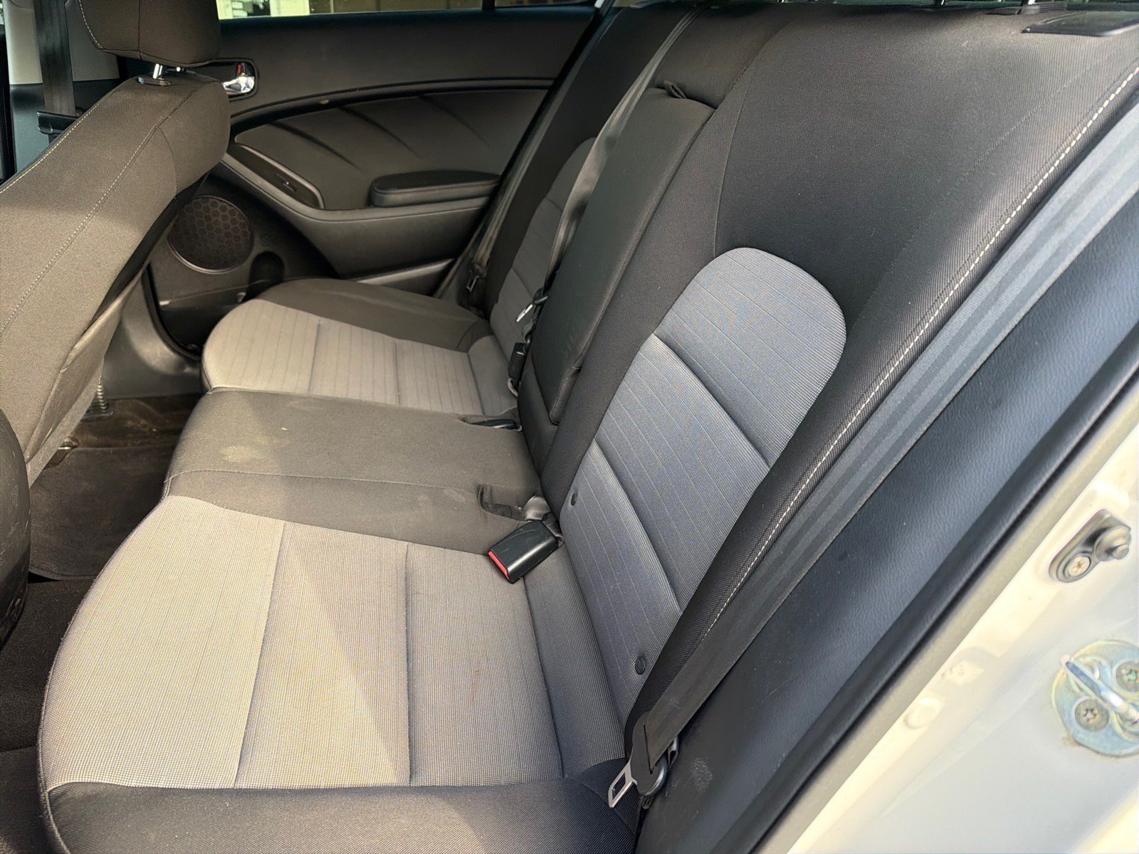 Used 2016 Snow White Pearl Kia EX image 7