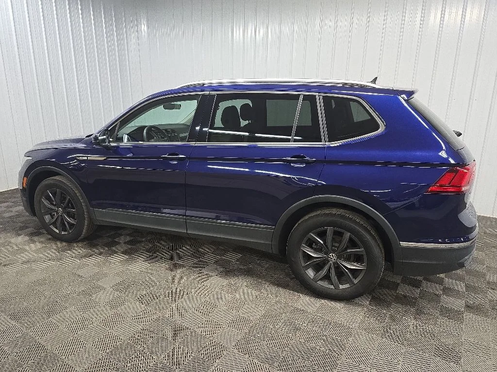 Used 2022 Blue Volkswagen 2.0T SE image 4