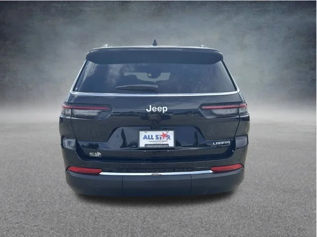 New 2026 Diamond Black Crystal Pearl-Coat Exterior Paint Jeep Laredo X image 7