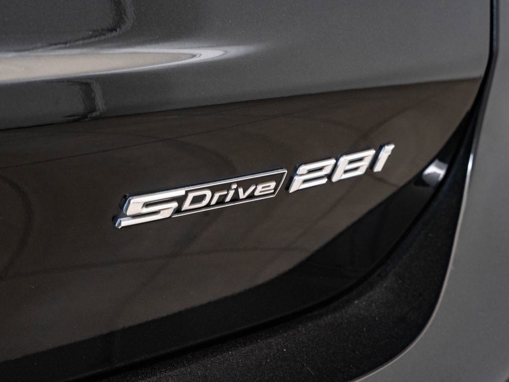 Used 2021 Black Sapphire Metallic BMW sDrive28i image 17