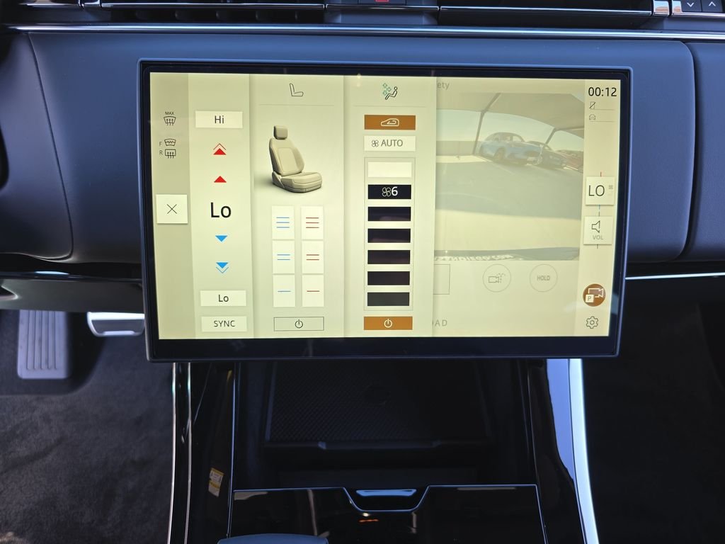 New 2026 Santorini Black Land Rover Dynamic SE image 25
