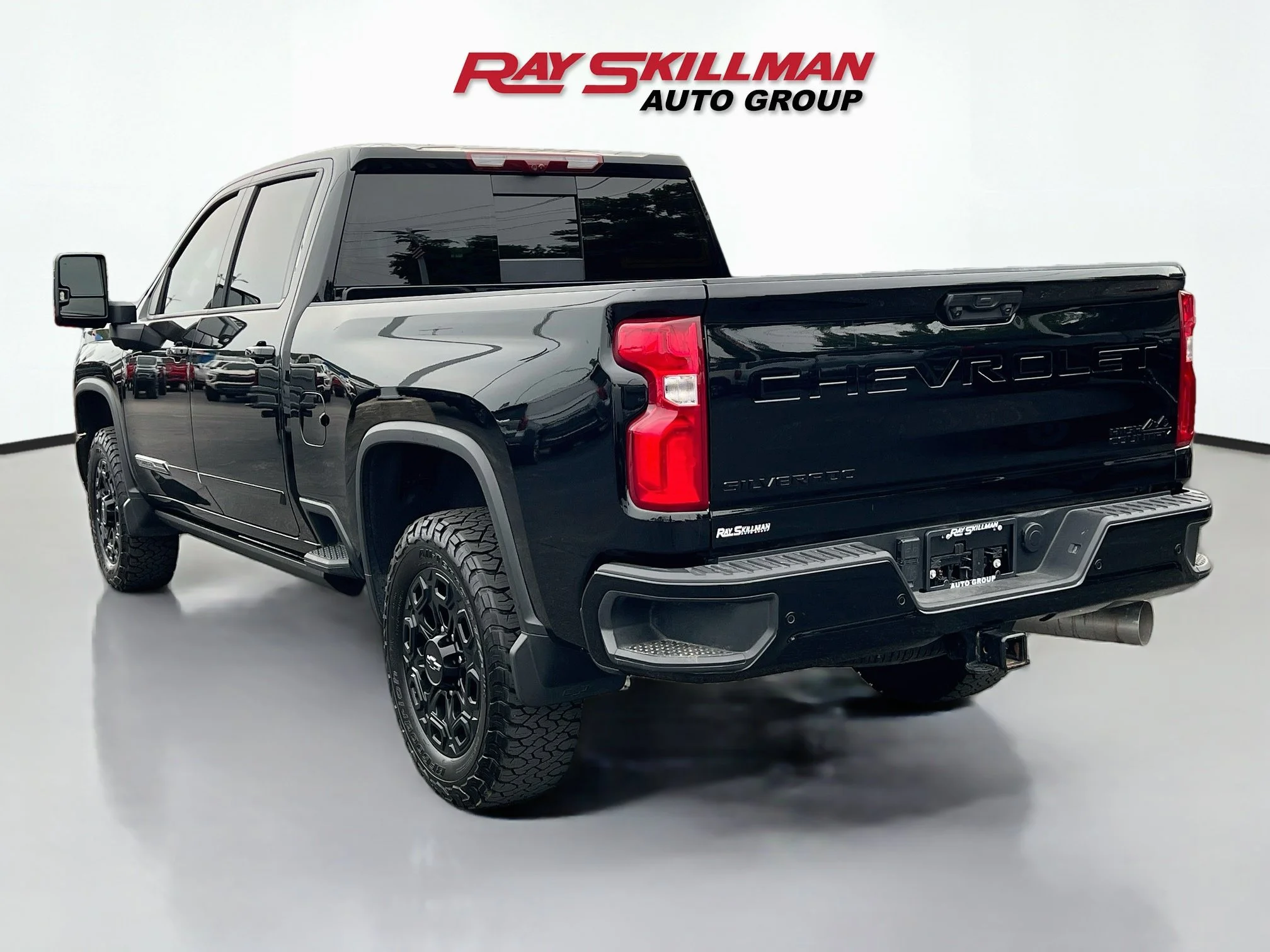 Used 2024 Black Chevrolet HIGH COUNTRY image 5