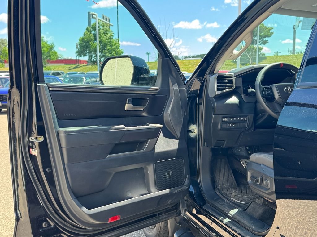 Used 2022 Midnight Black Metallic Toyota SR5 image 25