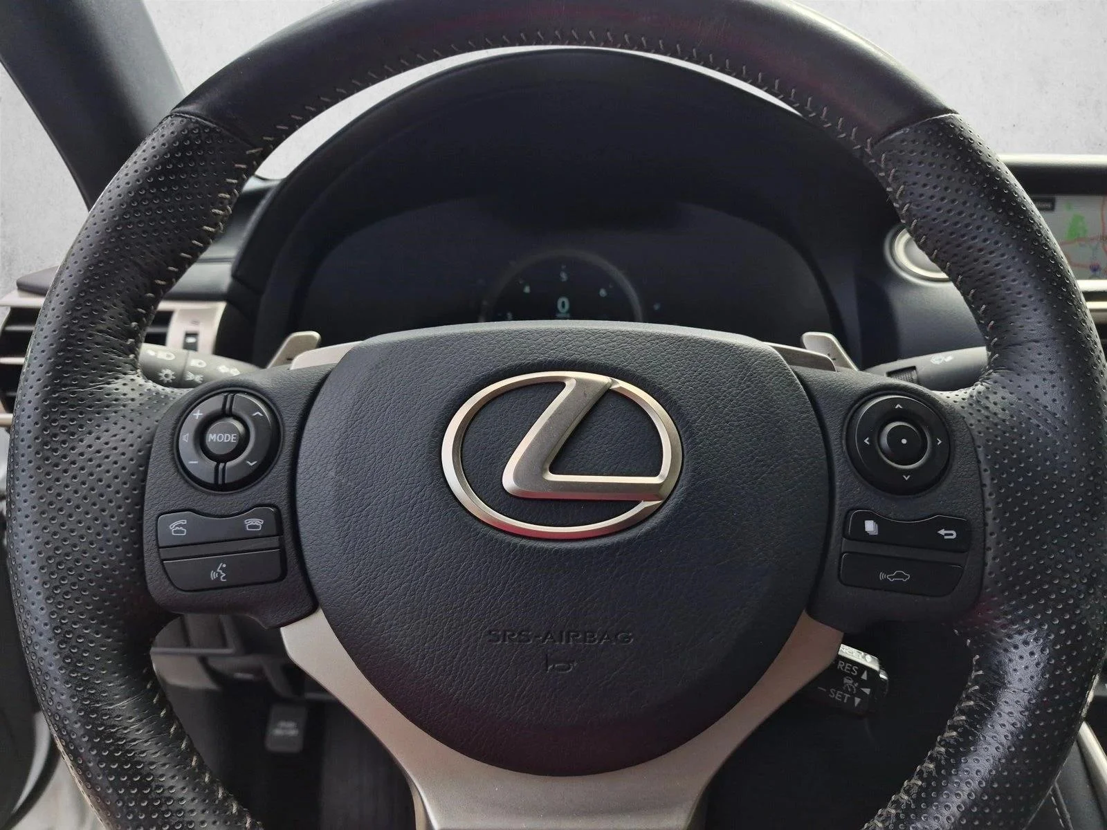 Used 2016 Eminent White Pear Lexus  image 10