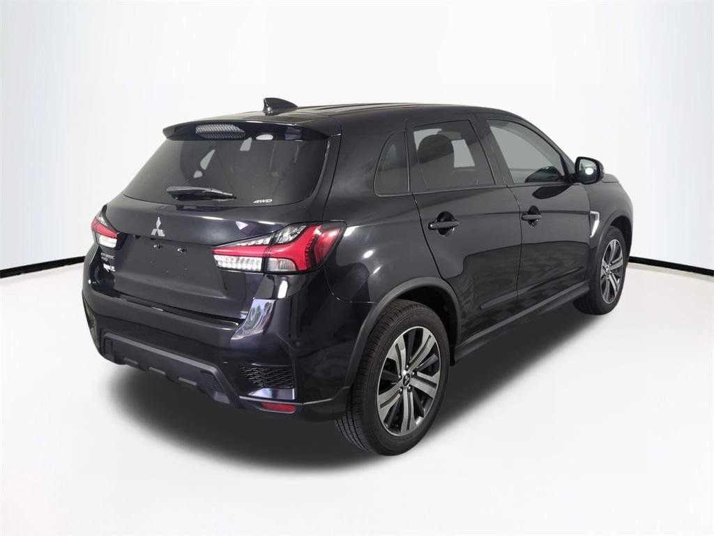 Used 2024  Mitsubishi 2.0 ES image 5
