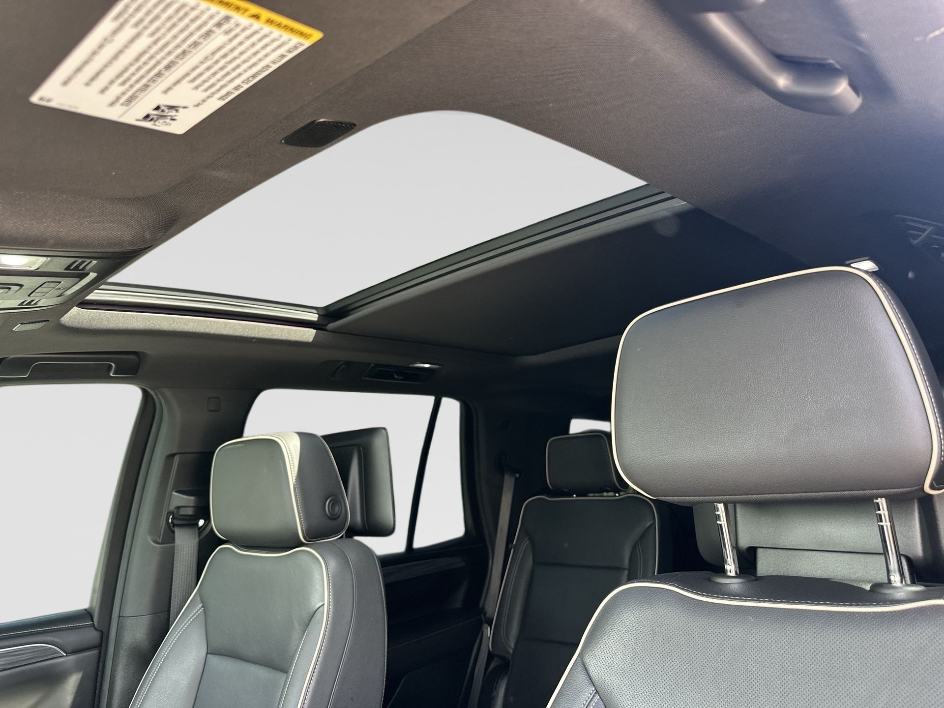2023 GMC Yukon SLT - Photo 19