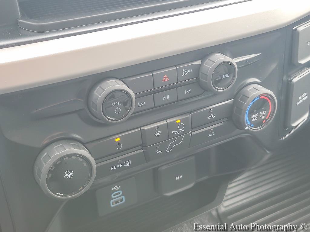 New 2025 Oxford White Ford F-550® XL image 15