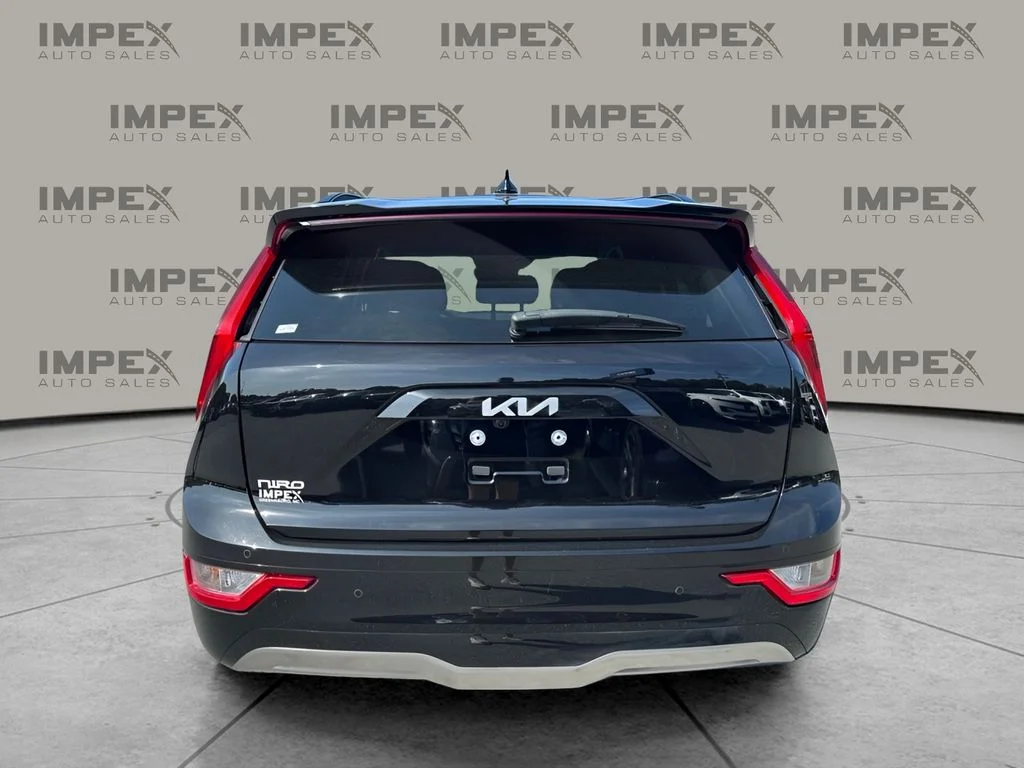 Used 2023 Black Kia Wind image 4