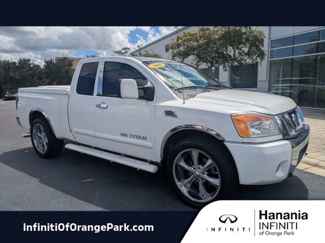 Used 2008 White Nissan SE image 1