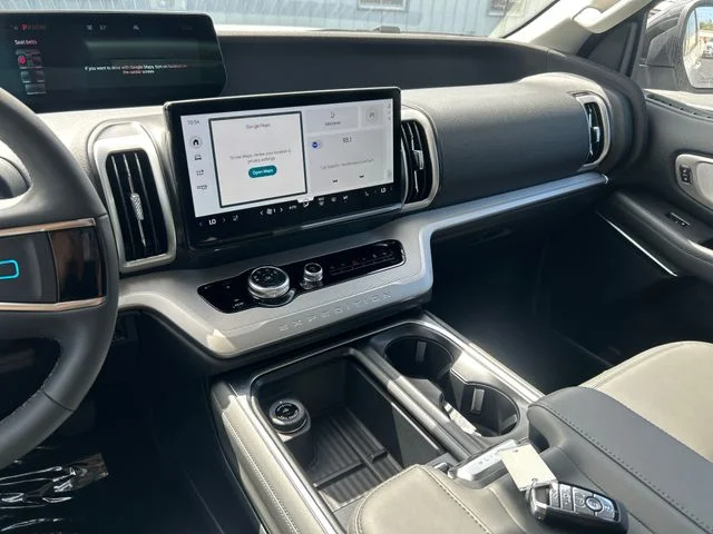 New 2026 Oxford White Ford Active image 18