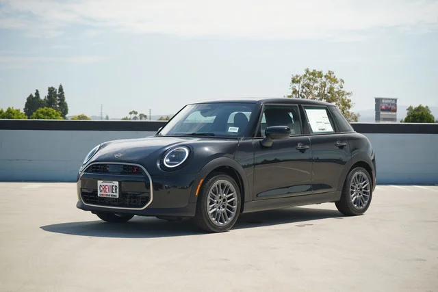 2026 MINI 4 Door Signature Plus