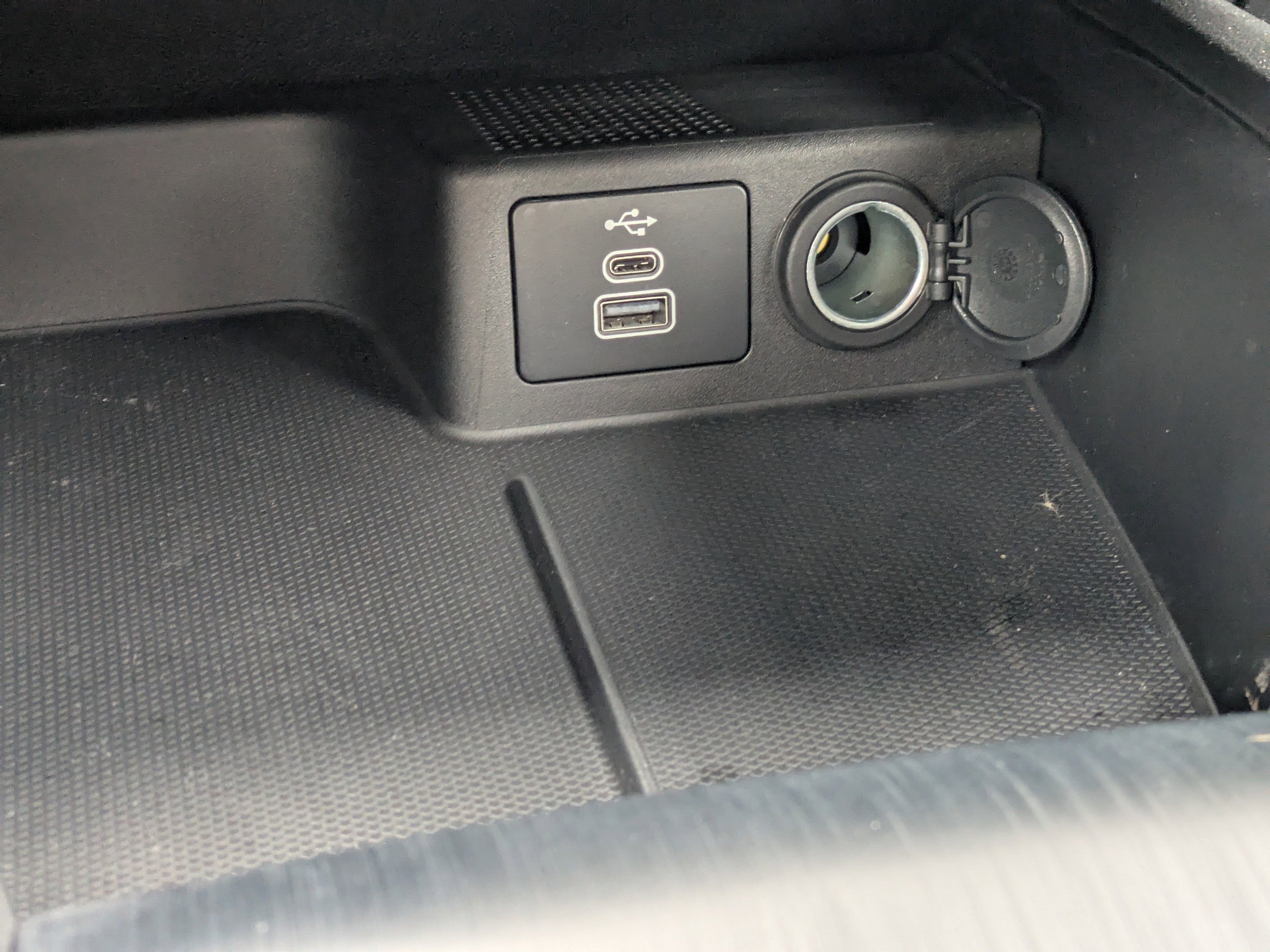 Used 2025 Oxford White Ford Active image 22