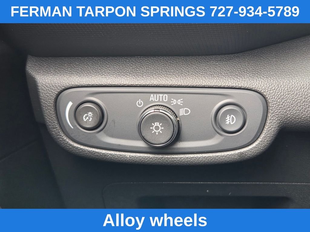 Used 2022 White Chevrolet LT image 26
