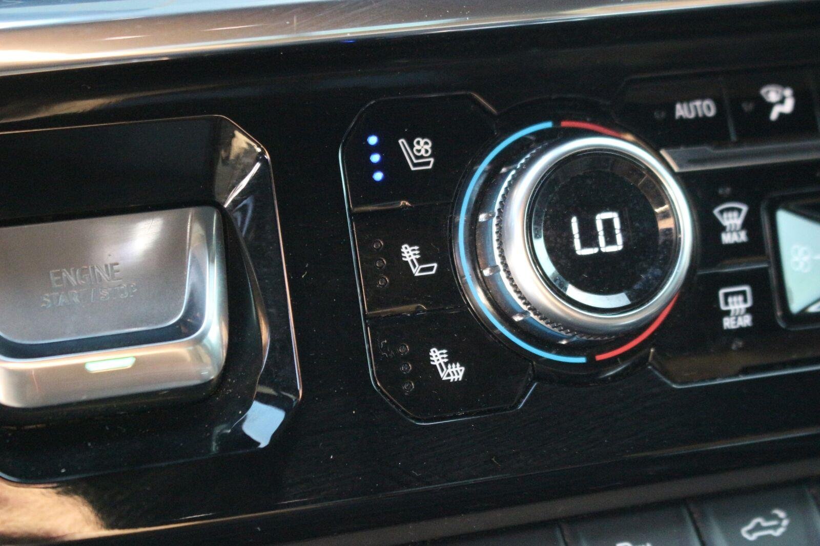 Used 2024 Sterling Metallic GMC Denali Ultimate image 30