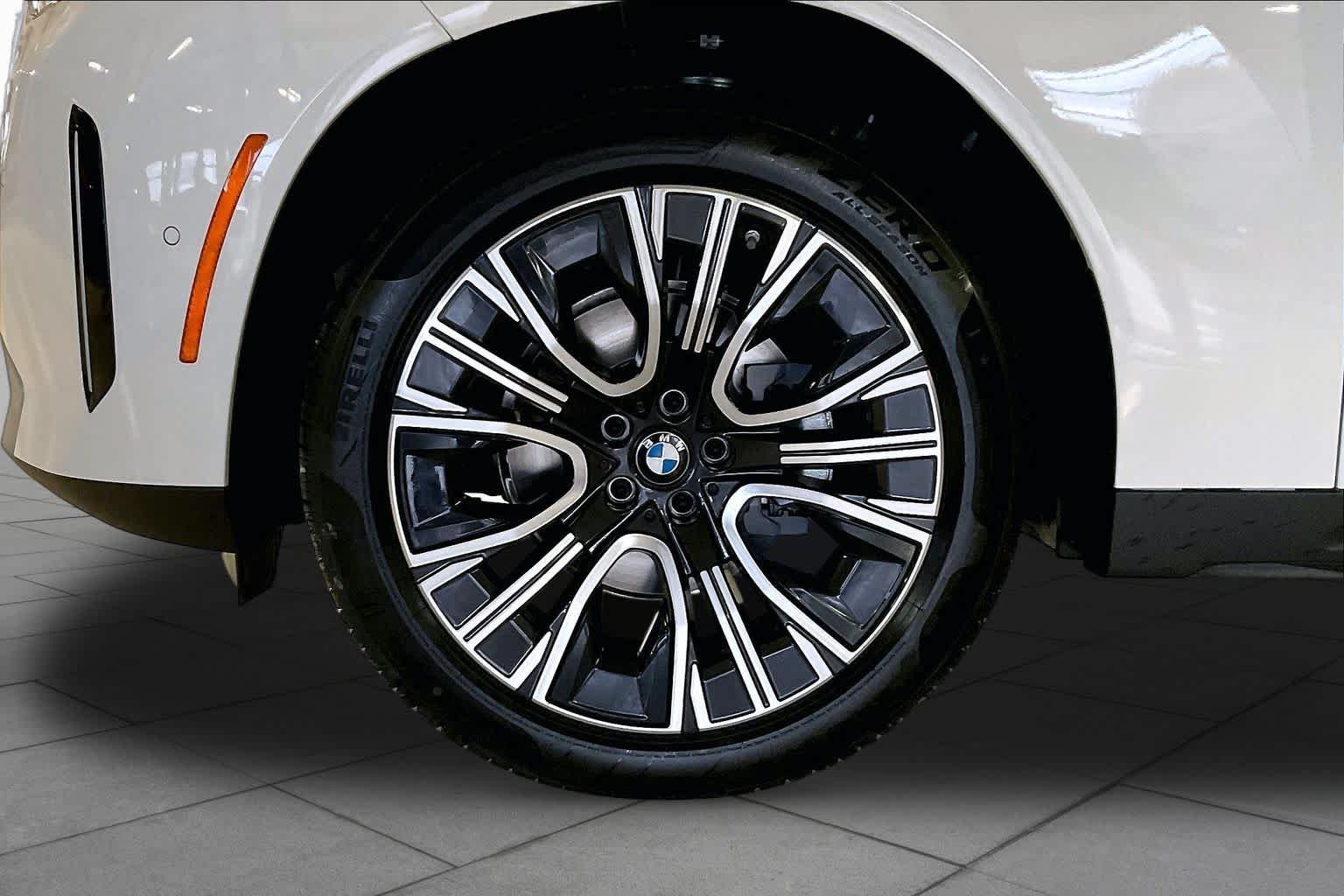 New 2026 Alpine White BMW 30 xDrive image 11