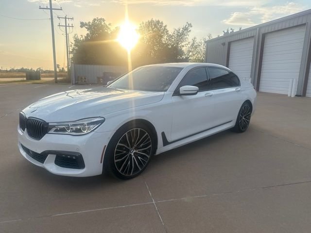 Used 2019 White BMW 750i image 1