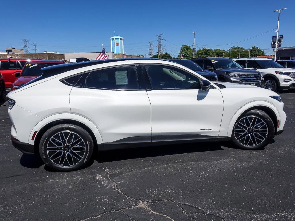 Used 2026 White Metallic Ford Premium image 10