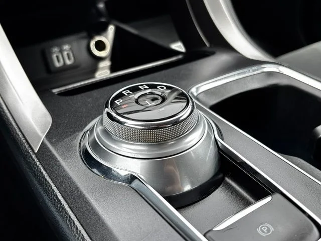 Used 2020 Silver Ford SE image 15