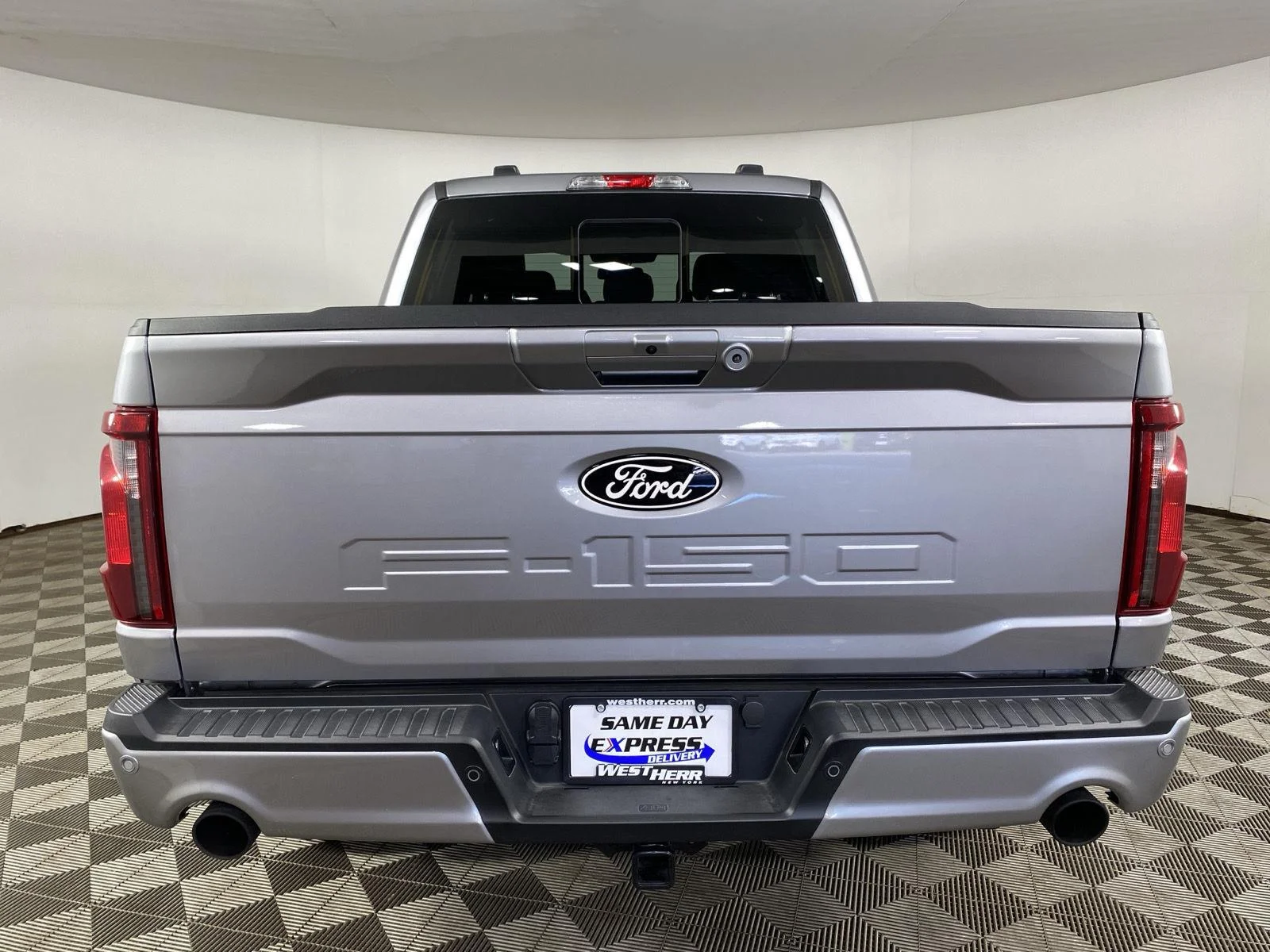 New 2026 Silver Metallic Ford XLT image 6