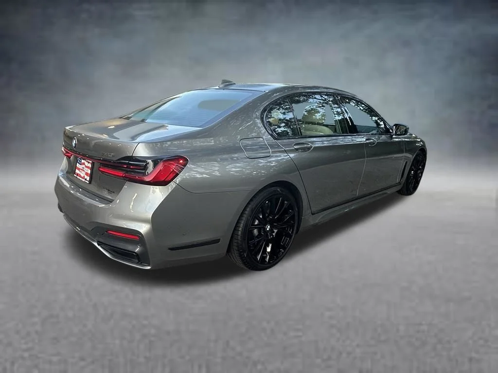 Used 2022 Donington Gray Metallic BMW 740i image 4