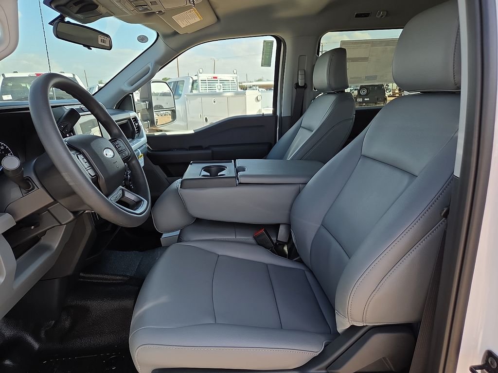 New 2026 Oxford White Ford F-350® XL image 19