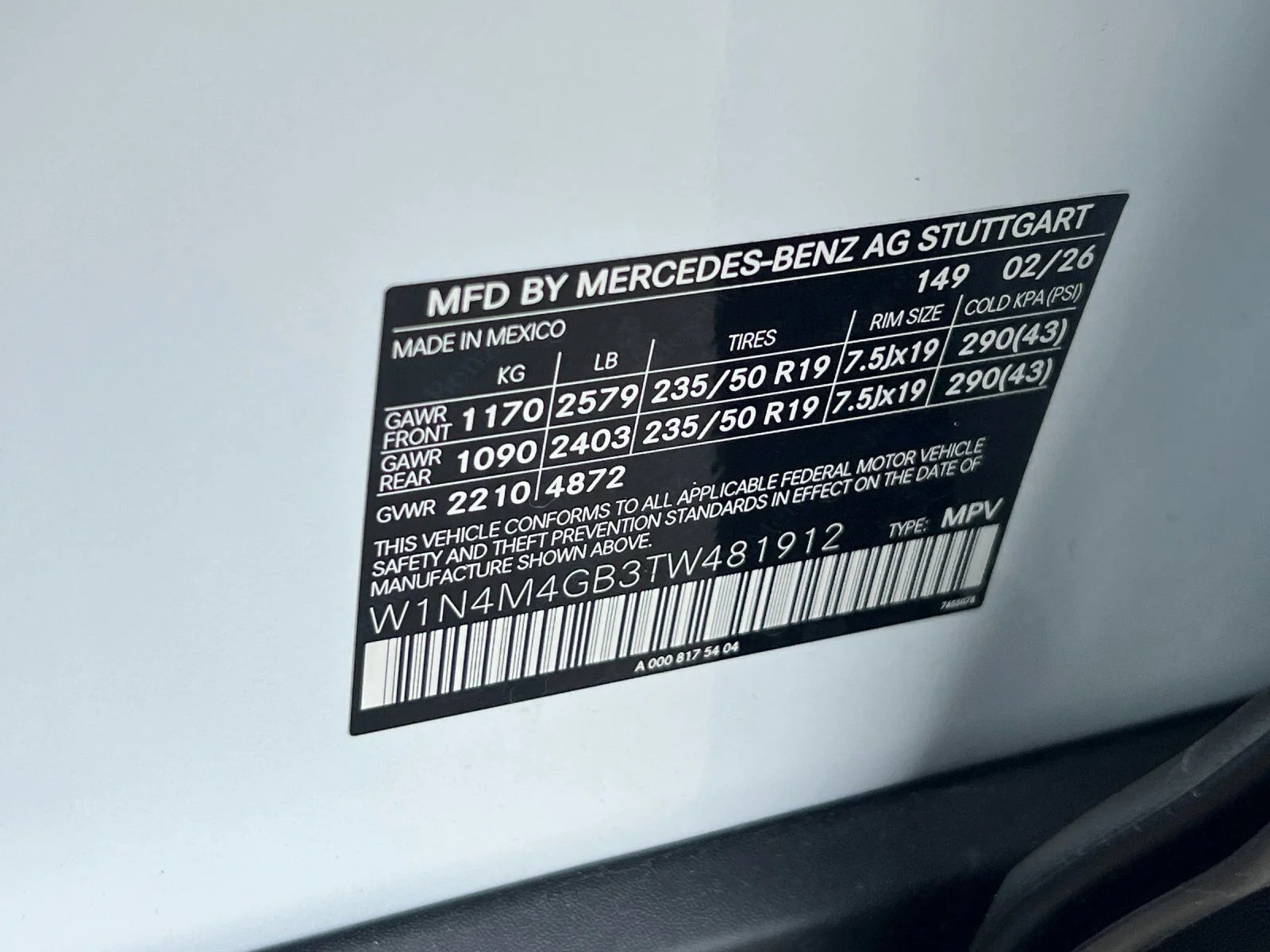 New 2026 White Mercedes-Benz GLB 250 image 26