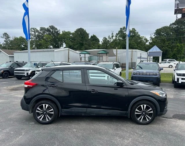 Used 2020 Nissan Kicks SV with VIN 3N1CP5CVXLL536560 for sale in New Bern, NC