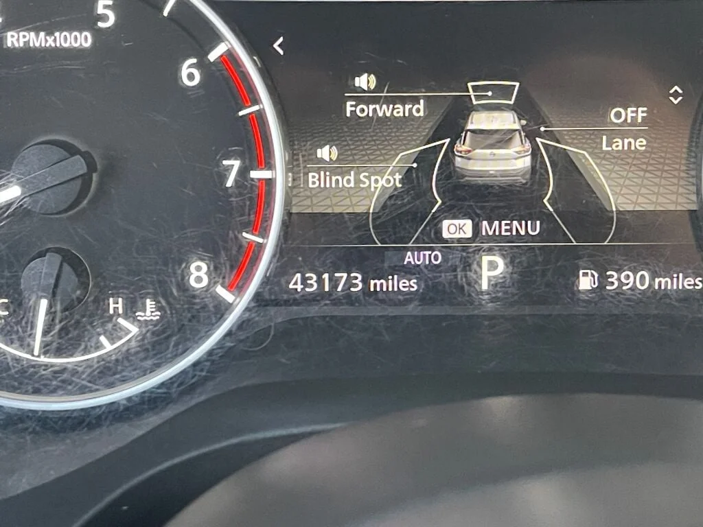 Used 2021 Super Black Nissan SV image 3