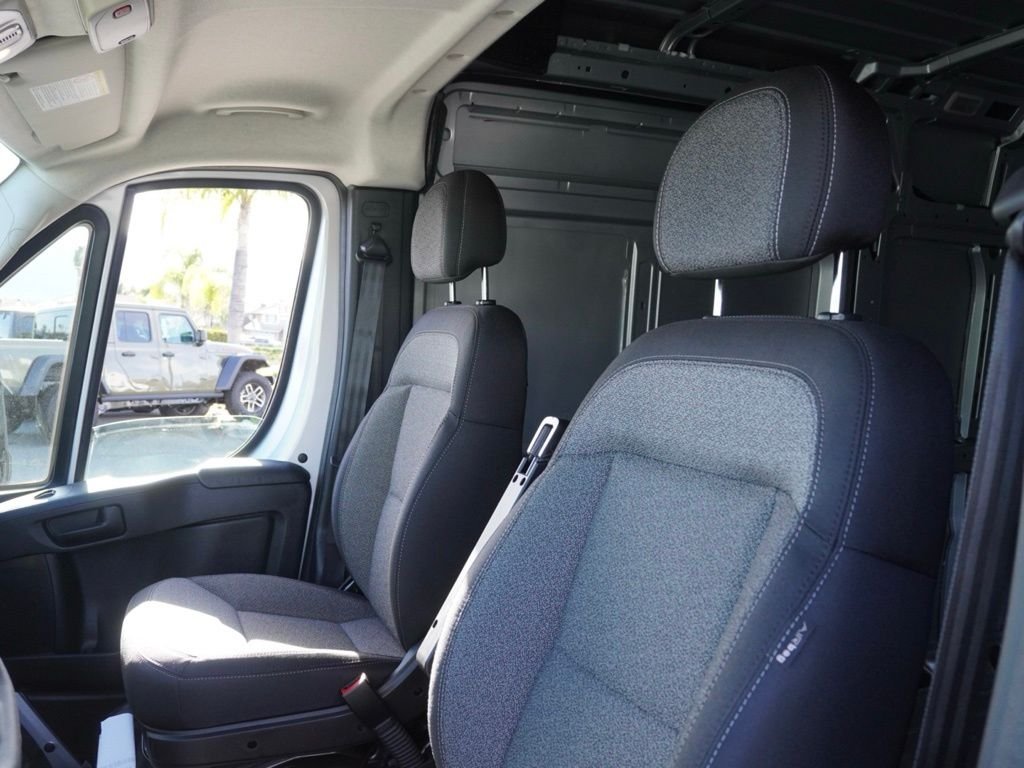 New 2026 Bright Silver Metallic Clear-Coat Exterior Paint RAM High Roof image 17