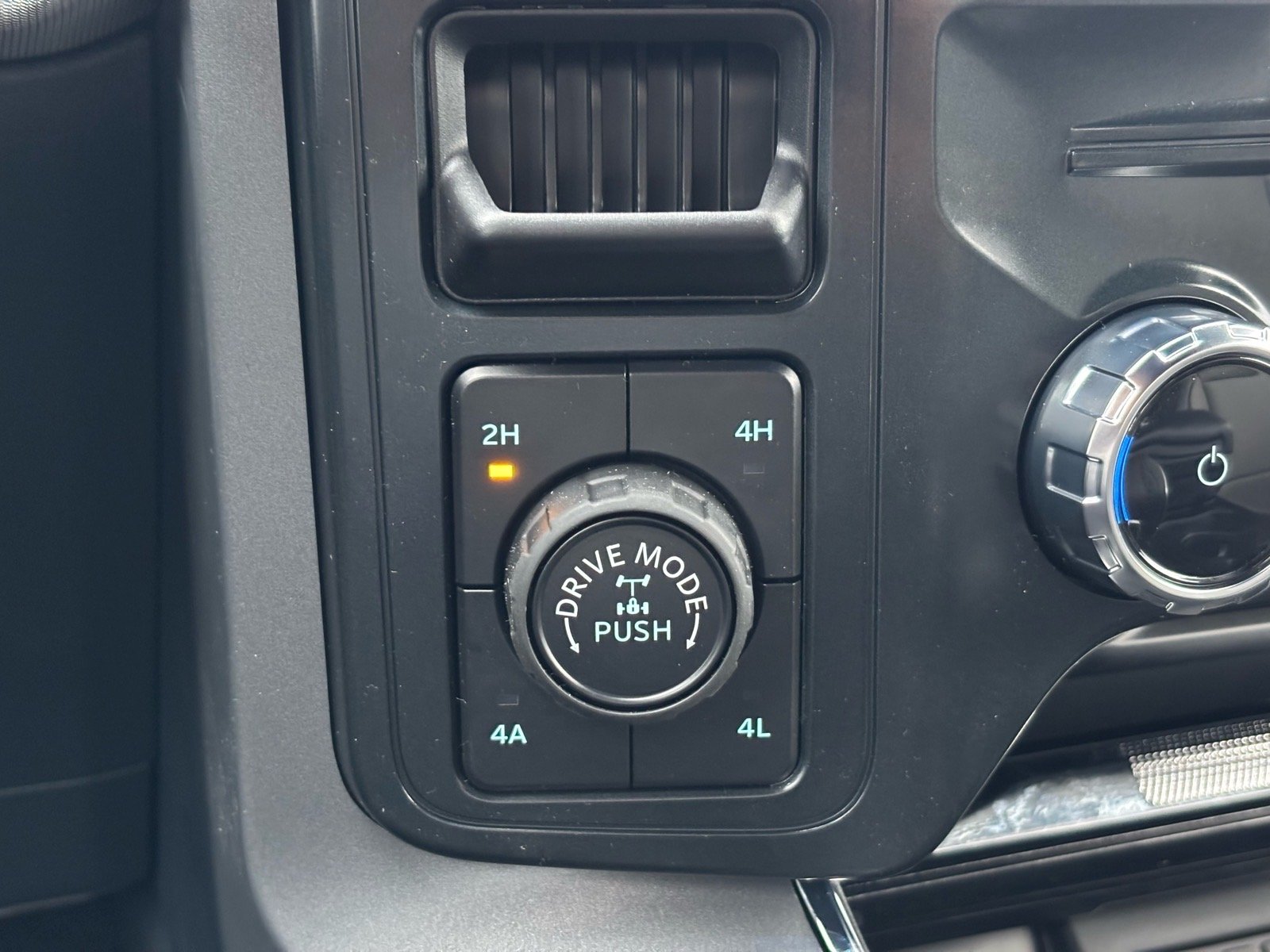 New 2026 Star White Metallic Tri-Coat Ford Lariat® image 13