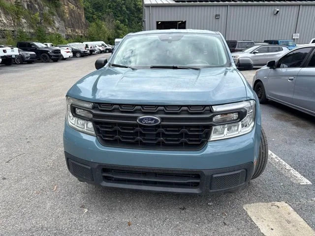 Used 2022  Ford XL image 6