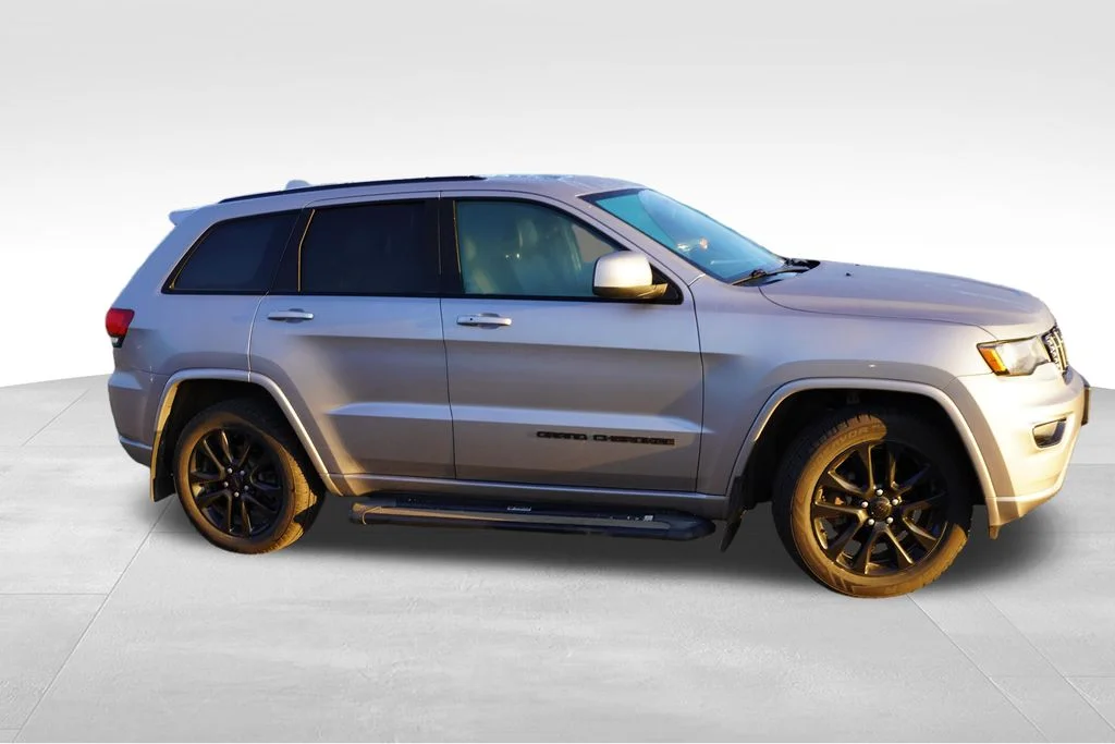 Certified 2018 Jeep Grand Cherokee Altitude with VIN 1C4RJFAG7JC487488 for sale in Lakeville, MN