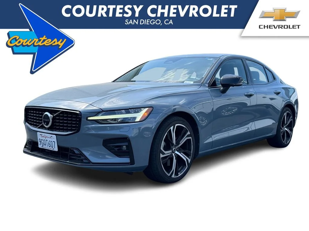 2024 Volvo S60 B5 Plus Dark Theme AWD's photo