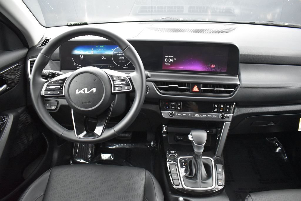 Certified Used 2025 Fusion Black Kia EX image 12