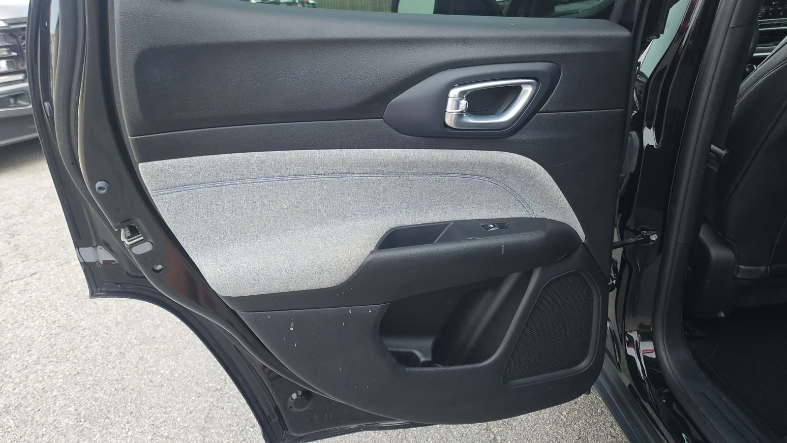 Used 2024 Black Jeep Latitude image 13