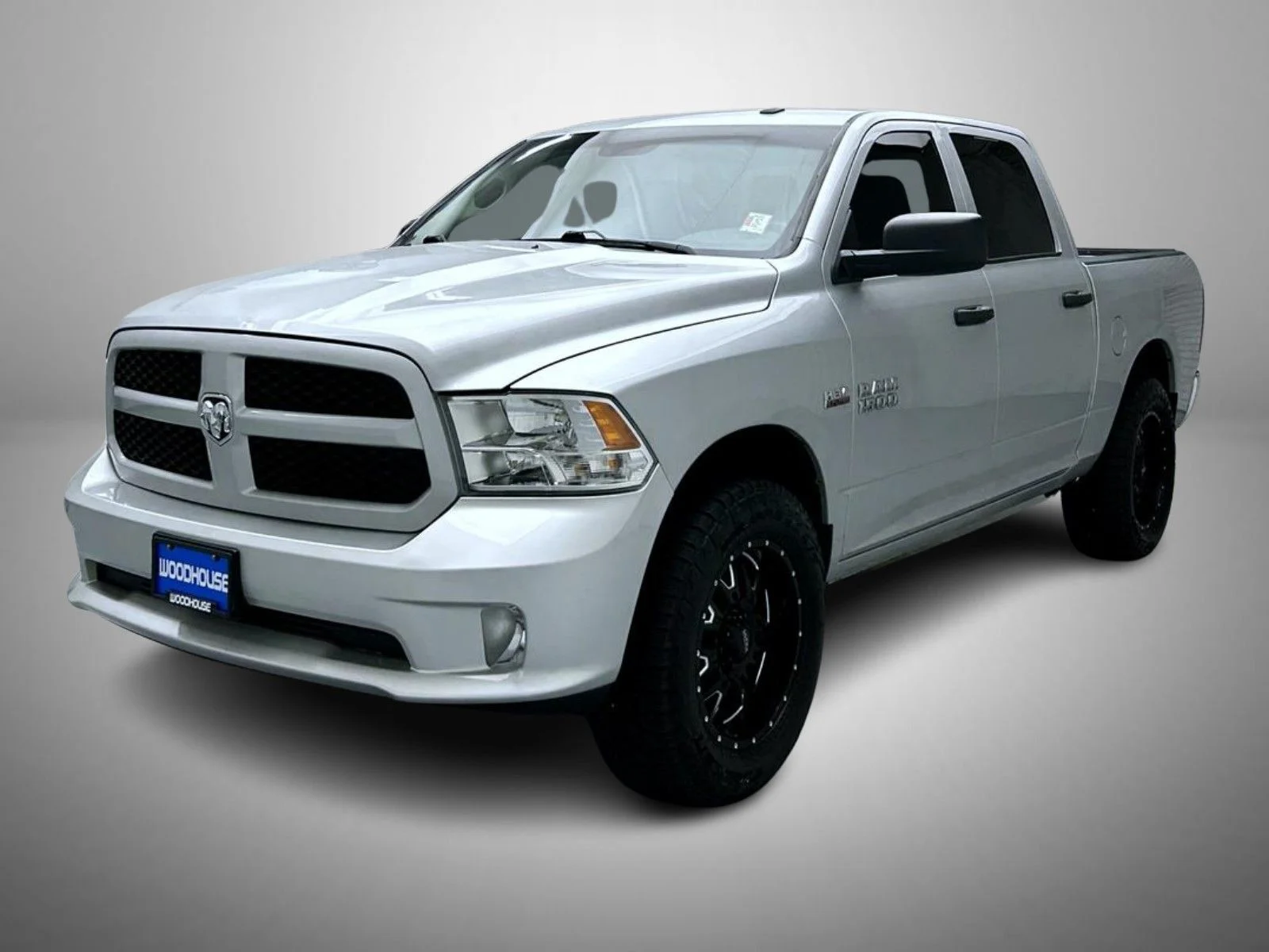 Used 2018 Silver Ram Express image 1