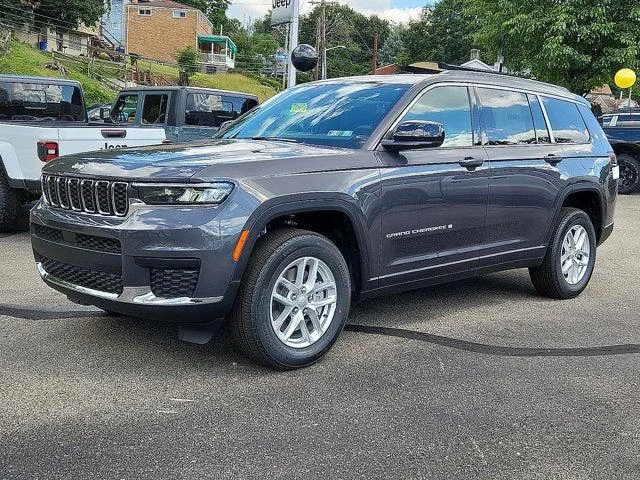 New 2026 Baltic Gray Metallic Clear-Coat Exterior Paint Jeep Laredo X image 2