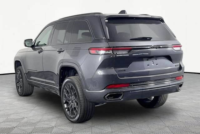 Used 2025 Gray Jeep Summit image 4