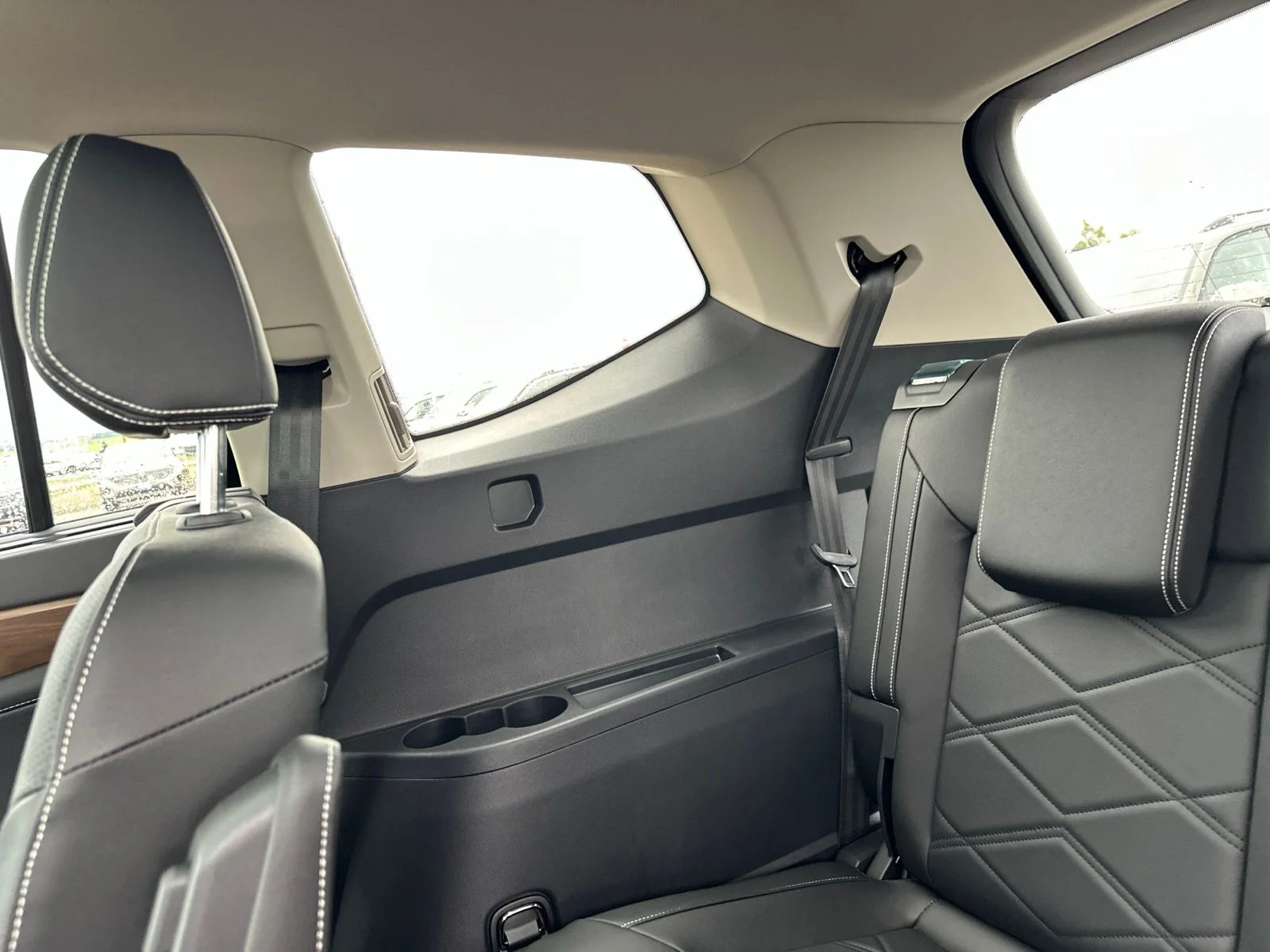 New 2026 Black Volkswagen 2.0T SE w/Technology image 24
