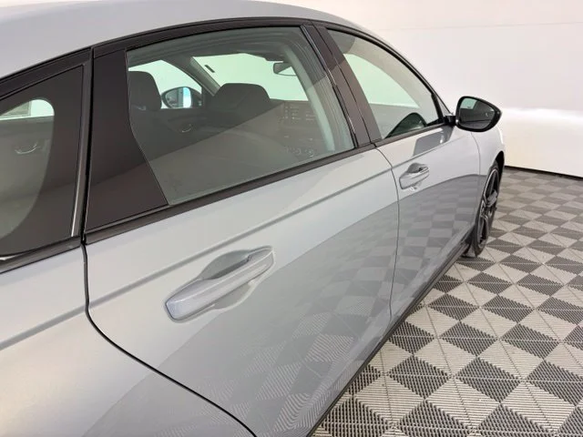 New 2026 Urban Gray Pearl Honda SE image 9