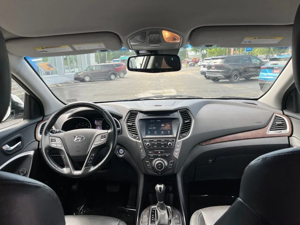 Used 2019 White Hyundai SE image 54