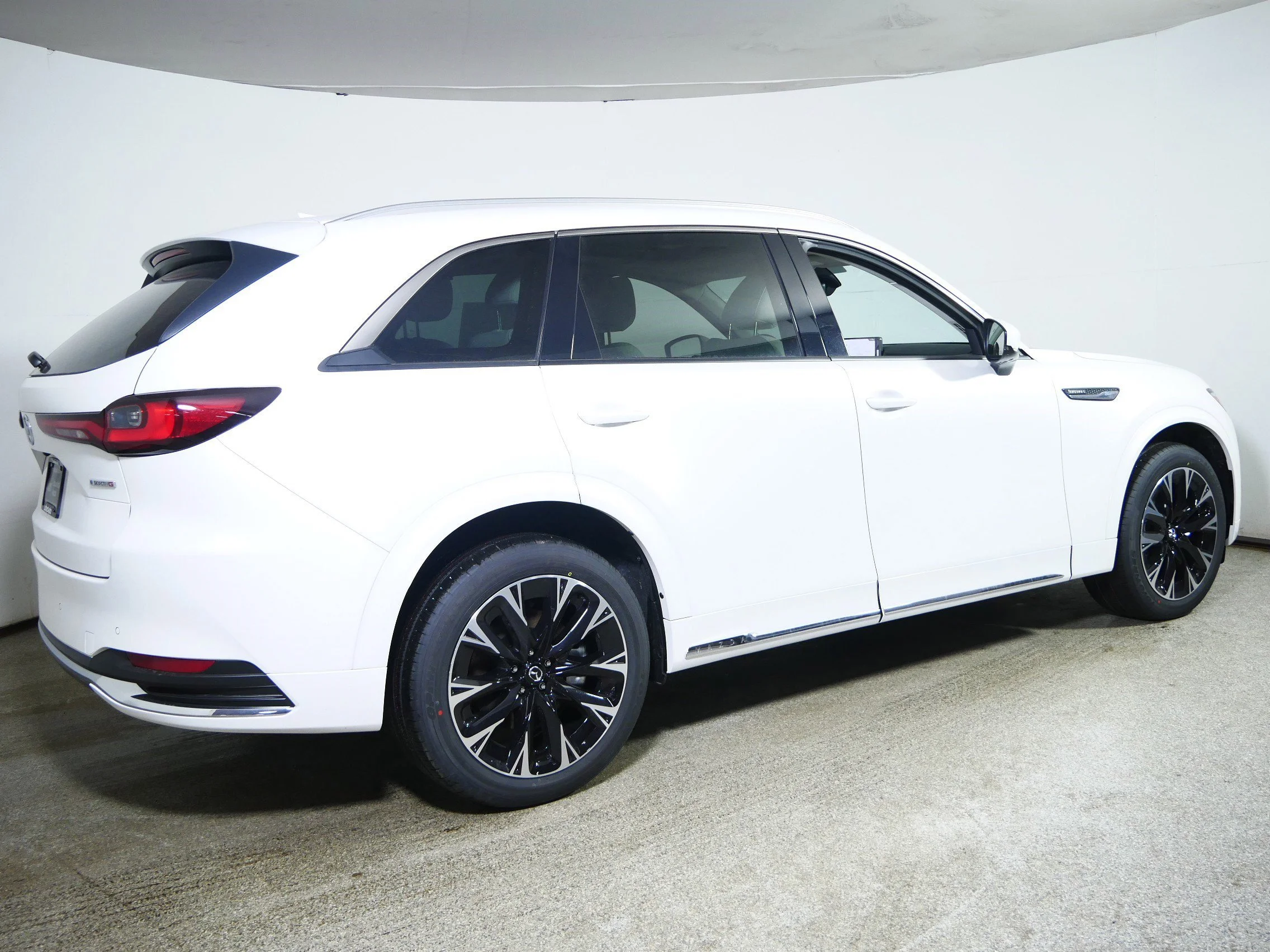 New 2026 Rhodium White Premium Mazda S Premium Plus image 2