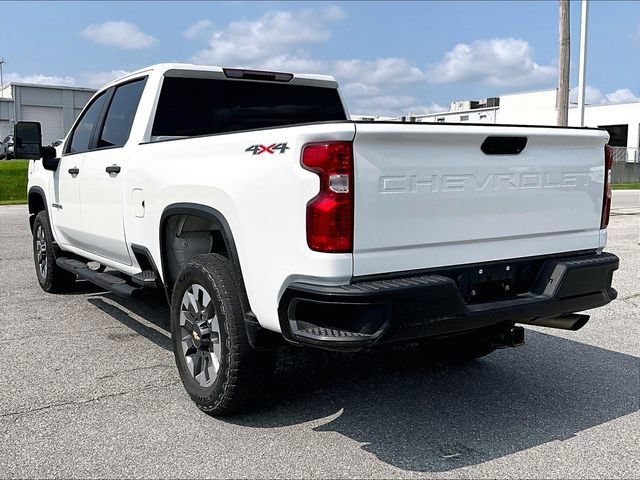 Used 2022 Summit White Chevrolet Custom image 7