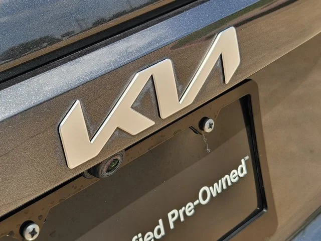 Used 2023 Gray Kia Wind image 11