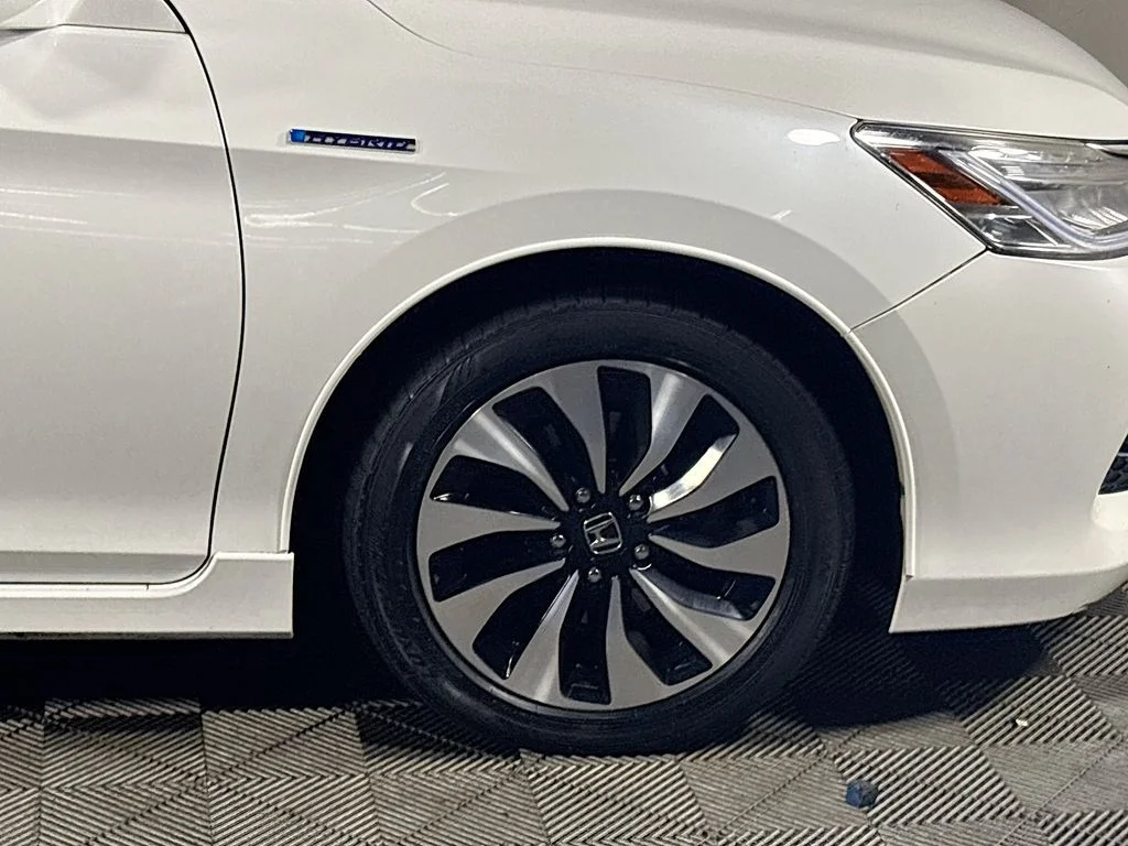 Used 2017 White Honda Touring image 24