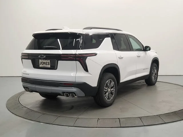 2027 Chevrolet Traverse LT - Photo 8