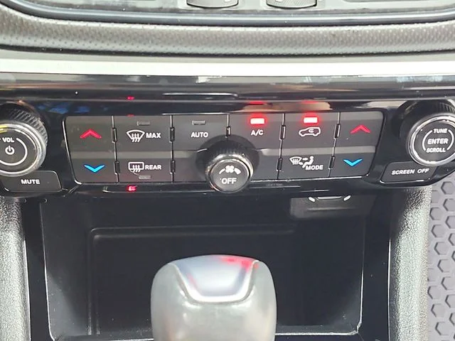 Used 2022 White Jeep Trailhawk image 35