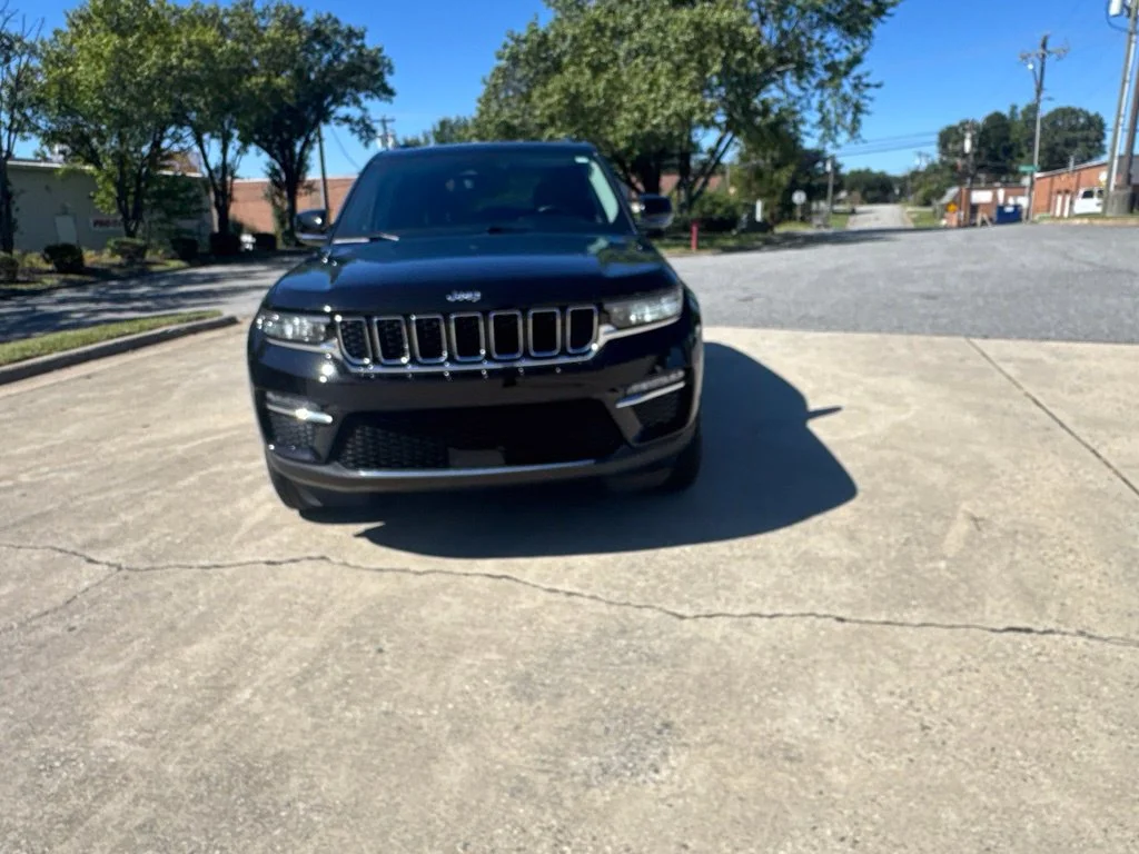 Used 2022 Black Jeep Limited image 22